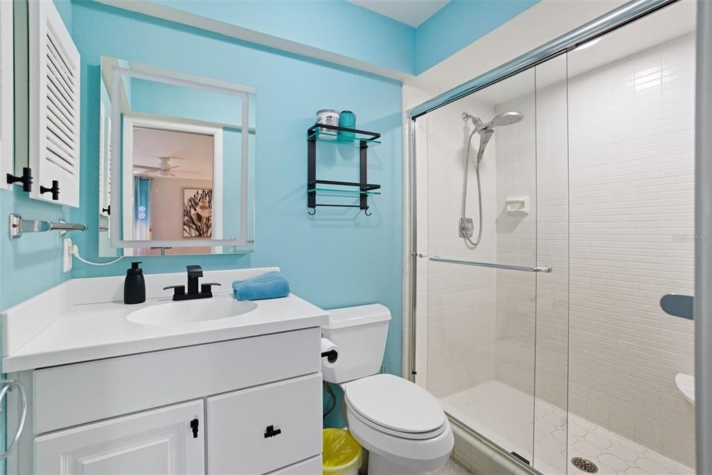 For Sale: $650,000 (2 beds, 2 baths, 1187 Square Feet)