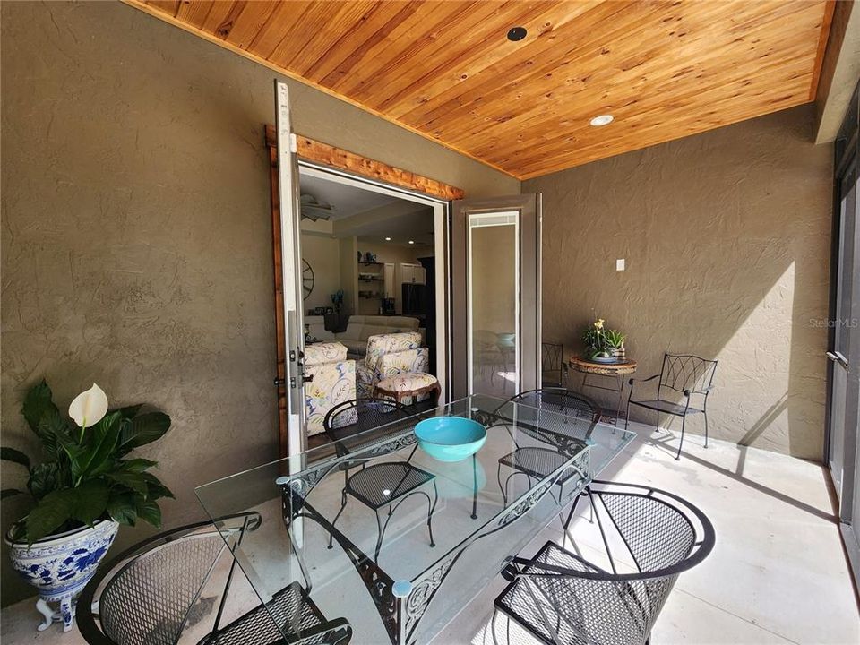 For Sale: $638,900 (5 beds, 2 baths, 2710 Square Feet)