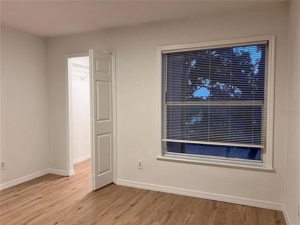 Active With Contract: $1,800 (2 beds, 2 baths, 1003 Square Feet)