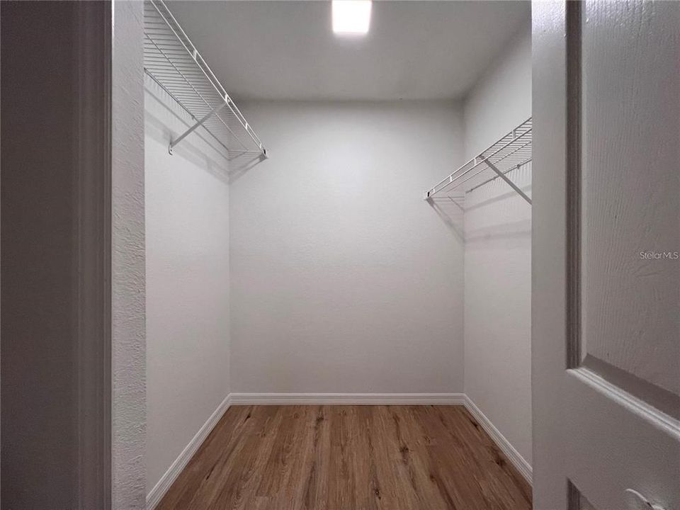 Active With Contract: $1,800 (2 beds, 2 baths, 1003 Square Feet)