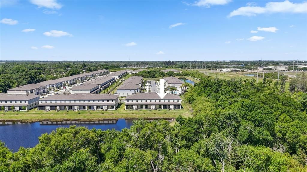 На продажу: $245,000 (3 спален, 2 ванн, 1690 Квадратных фут)