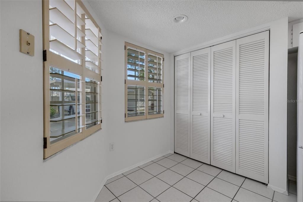Activo con contrato: $415,000 (2 camas, 2 baños, 1438 Pies cuadrados)