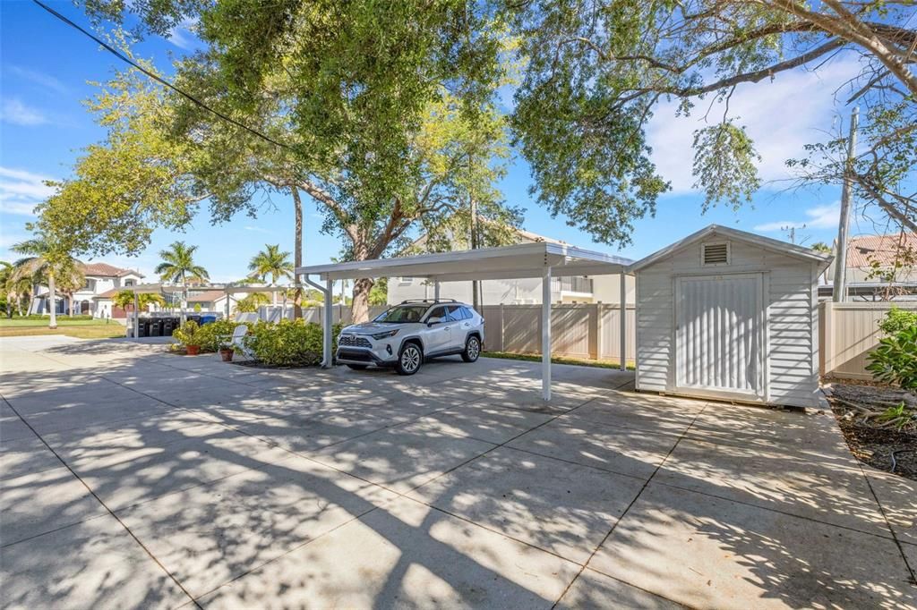 Activo con contrato: $415,000 (2 camas, 2 baños, 1438 Pies cuadrados)