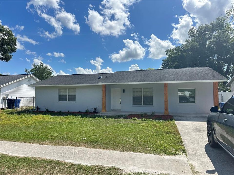 For Sale: $369,900 (4 beds, 2 baths, 1400 Square Feet)