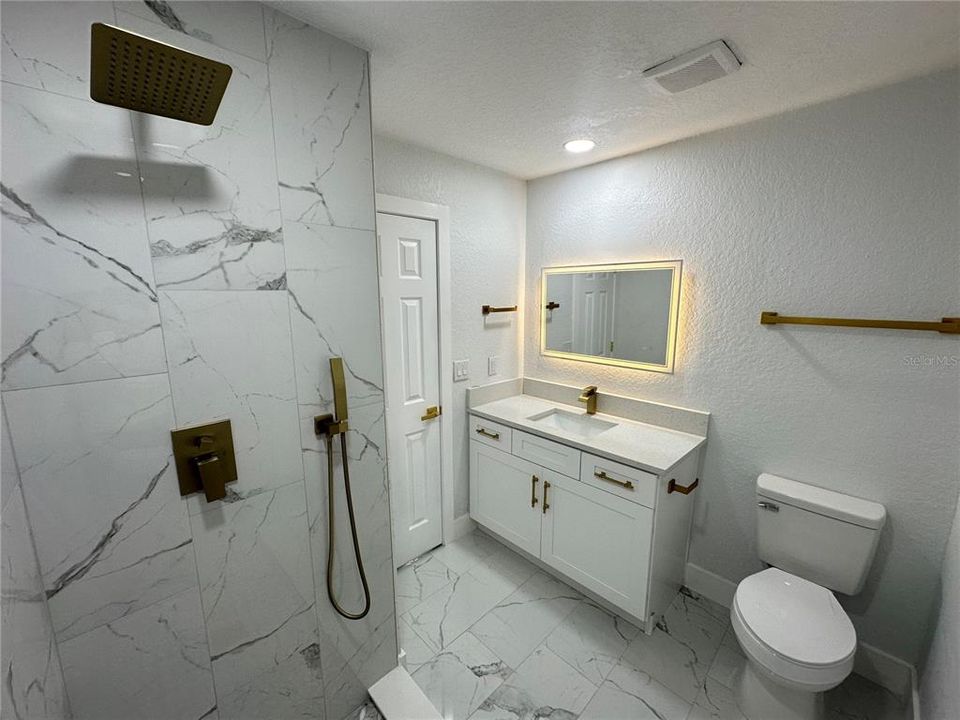 For Sale: $369,900 (4 beds, 2 baths, 1400 Square Feet)