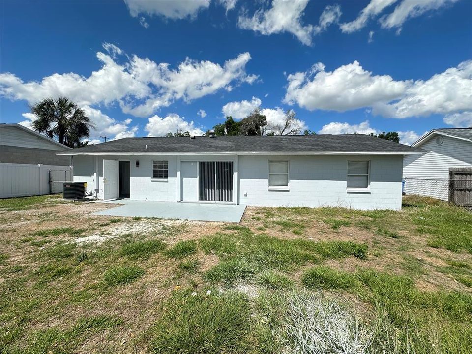 For Sale: $369,900 (4 beds, 2 baths, 1400 Square Feet)