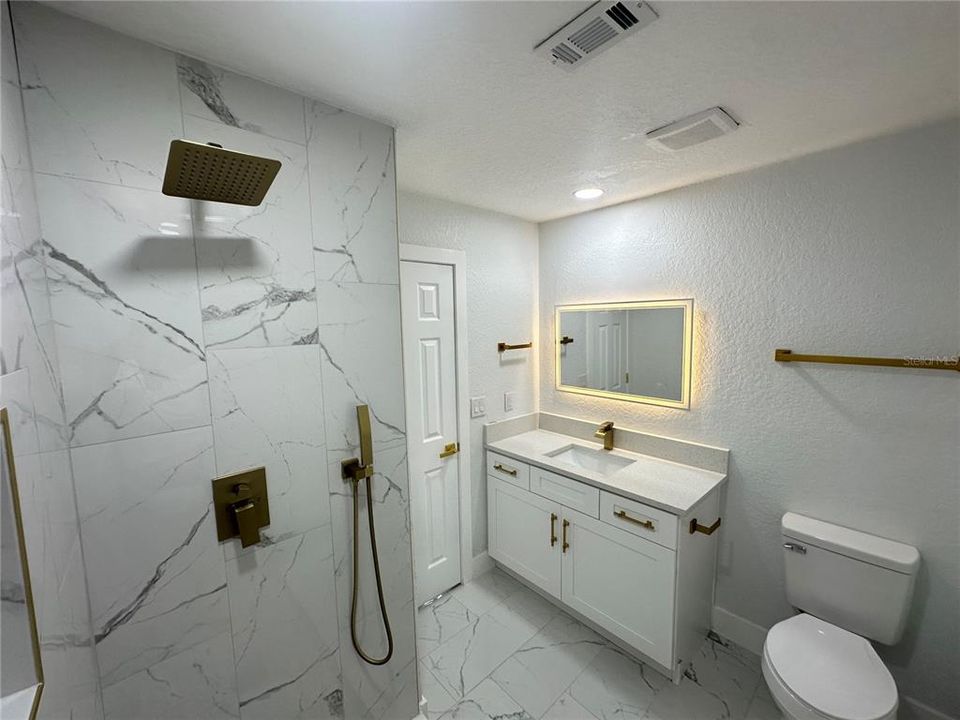 For Sale: $369,900 (4 beds, 2 baths, 1400 Square Feet)