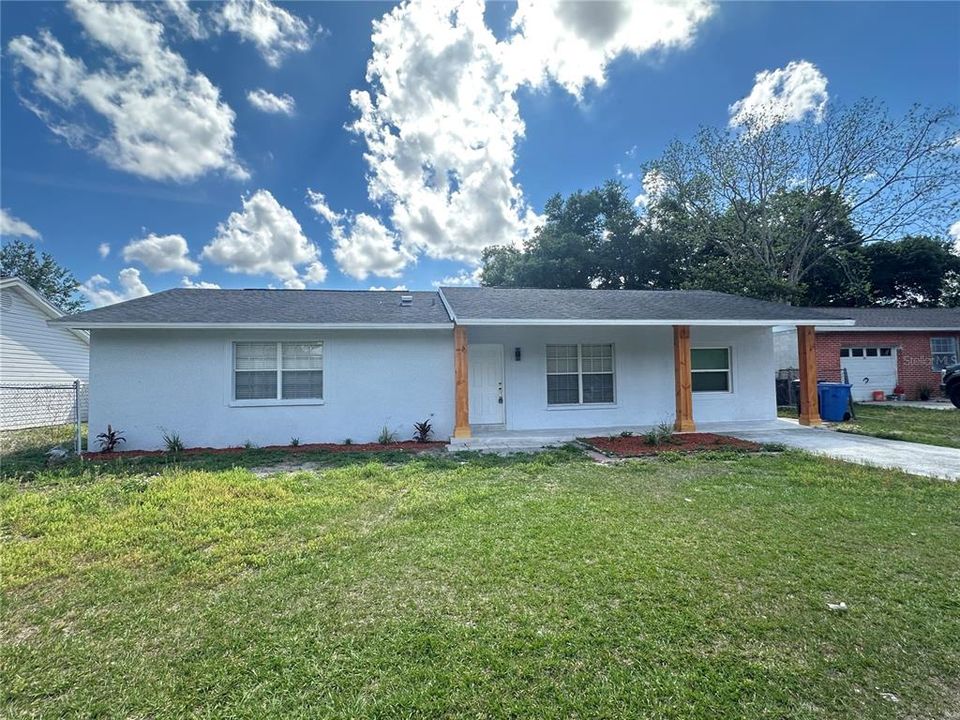 For Sale: $369,900 (4 beds, 2 baths, 1400 Square Feet)