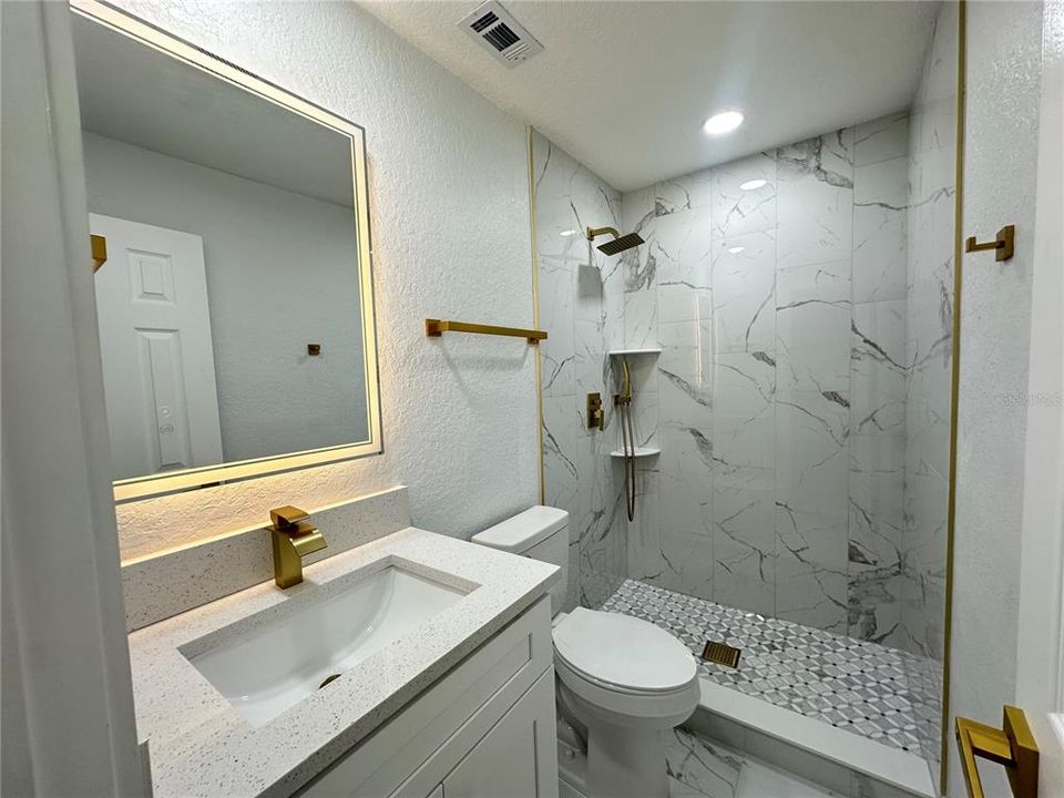 For Sale: $369,900 (4 beds, 2 baths, 1400 Square Feet)