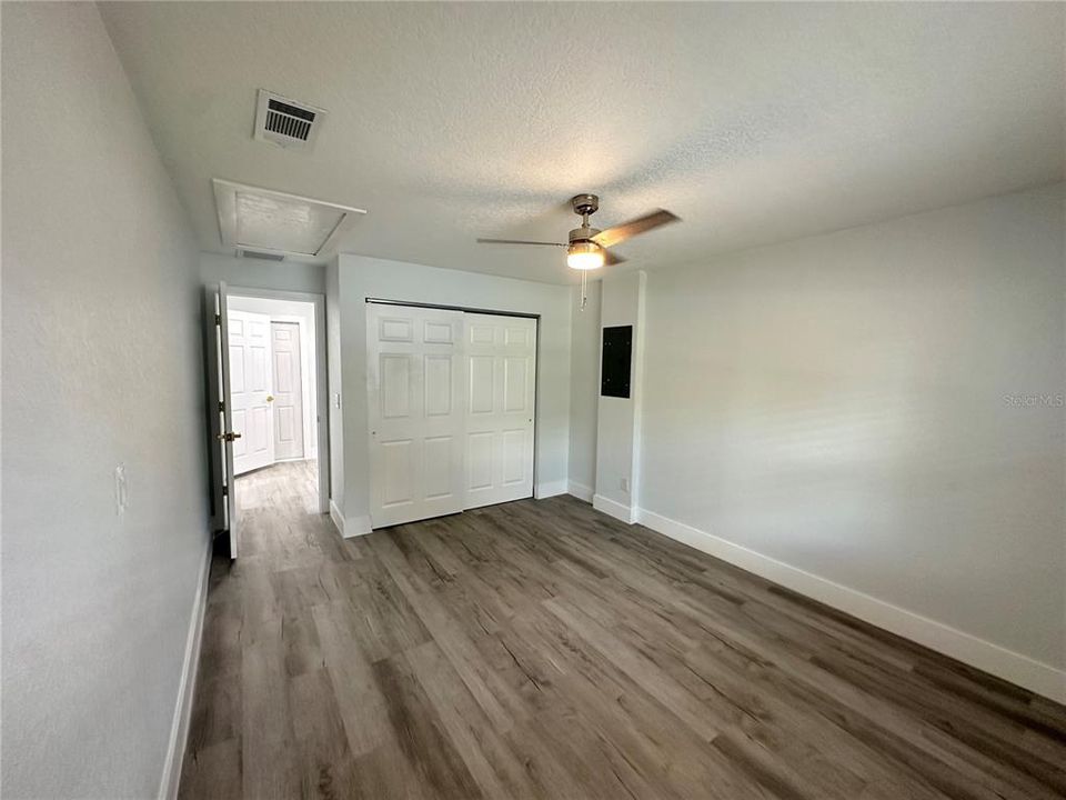 For Sale: $369,900 (4 beds, 2 baths, 1400 Square Feet)