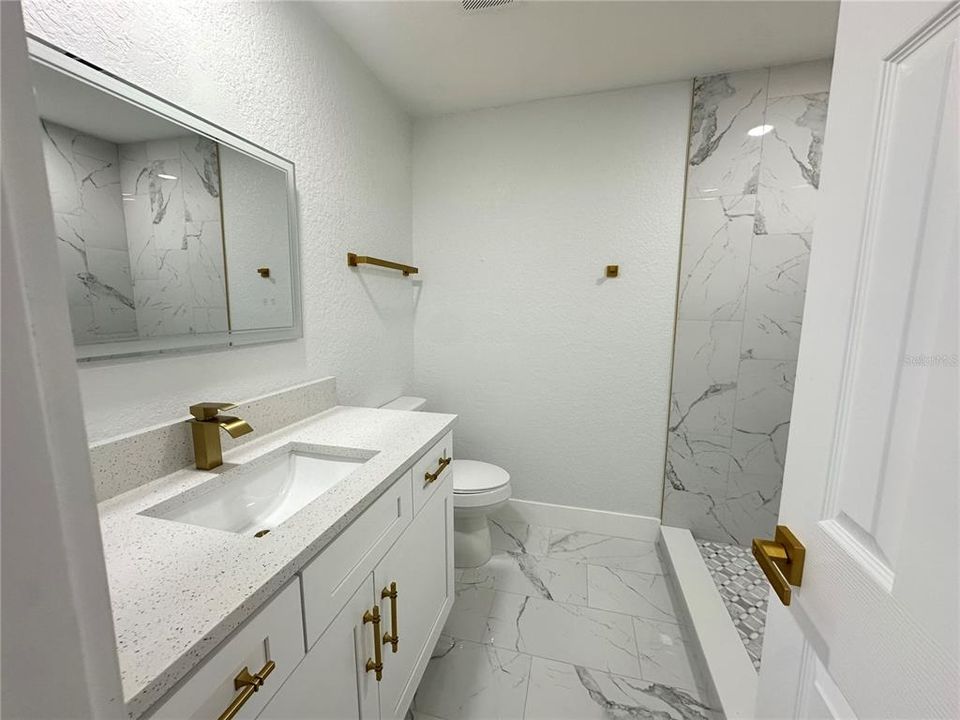For Sale: $369,900 (4 beds, 2 baths, 1400 Square Feet)