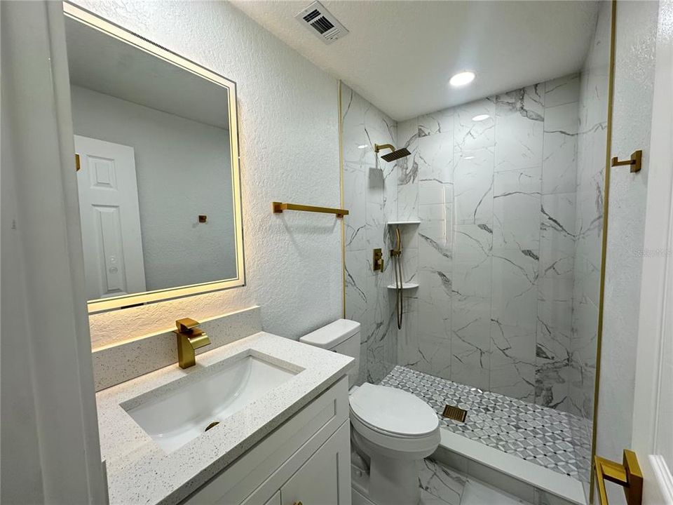 For Sale: $369,900 (4 beds, 2 baths, 1400 Square Feet)