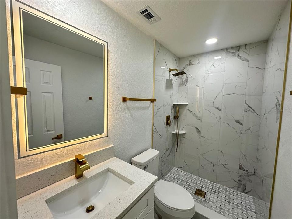 For Sale: $369,900 (4 beds, 2 baths, 1400 Square Feet)