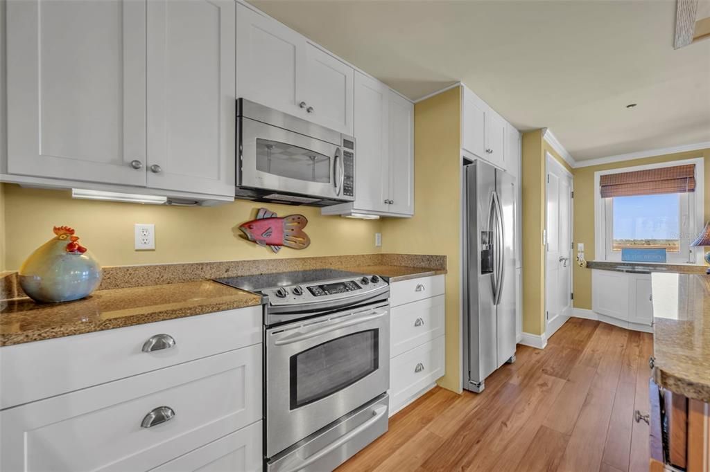 For Sale: $982,500 (2 beds, 2 baths, 1489 Square Feet)