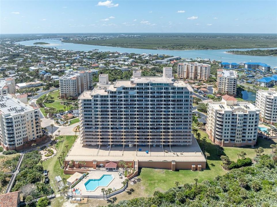 For Sale: $982,500 (2 beds, 2 baths, 1489 Square Feet)