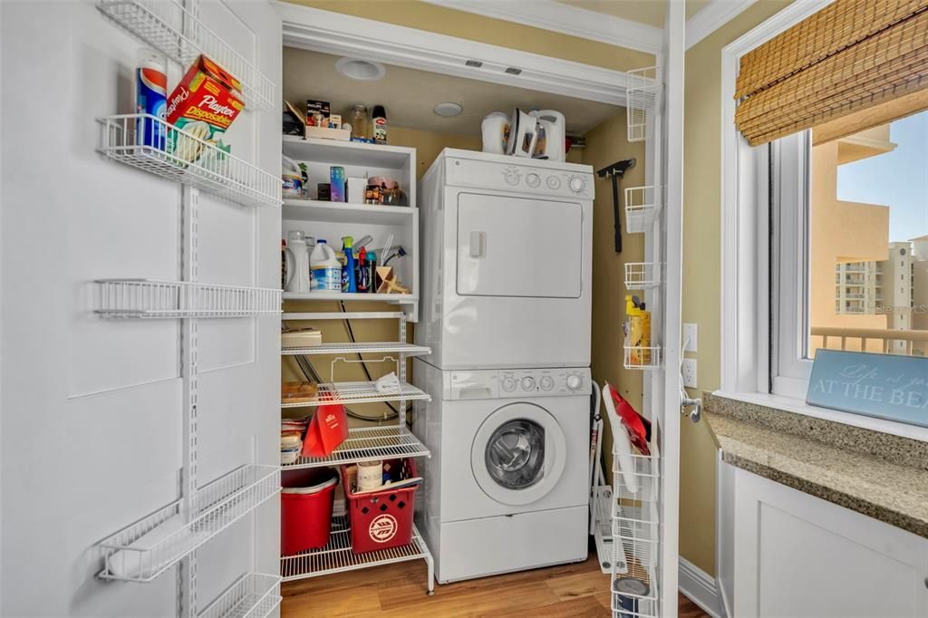 For Sale: $982,500 (2 beds, 2 baths, 1489 Square Feet)