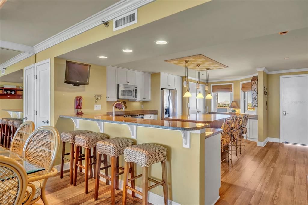 For Sale: $982,500 (2 beds, 2 baths, 1489 Square Feet)