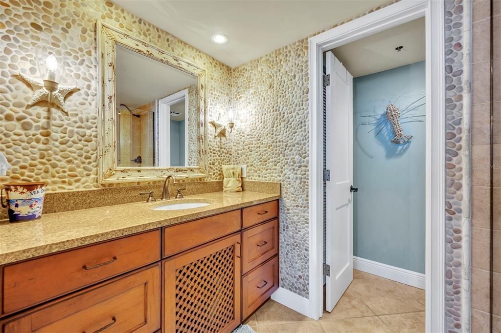 For Sale: $982,500 (2 beds, 2 baths, 1489 Square Feet)