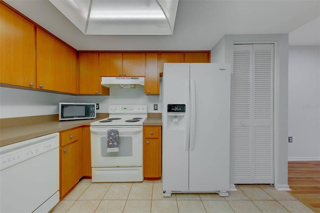 В аренду: $1,600 (2 спален, 2 ванн, 1150 Квадратных фут)