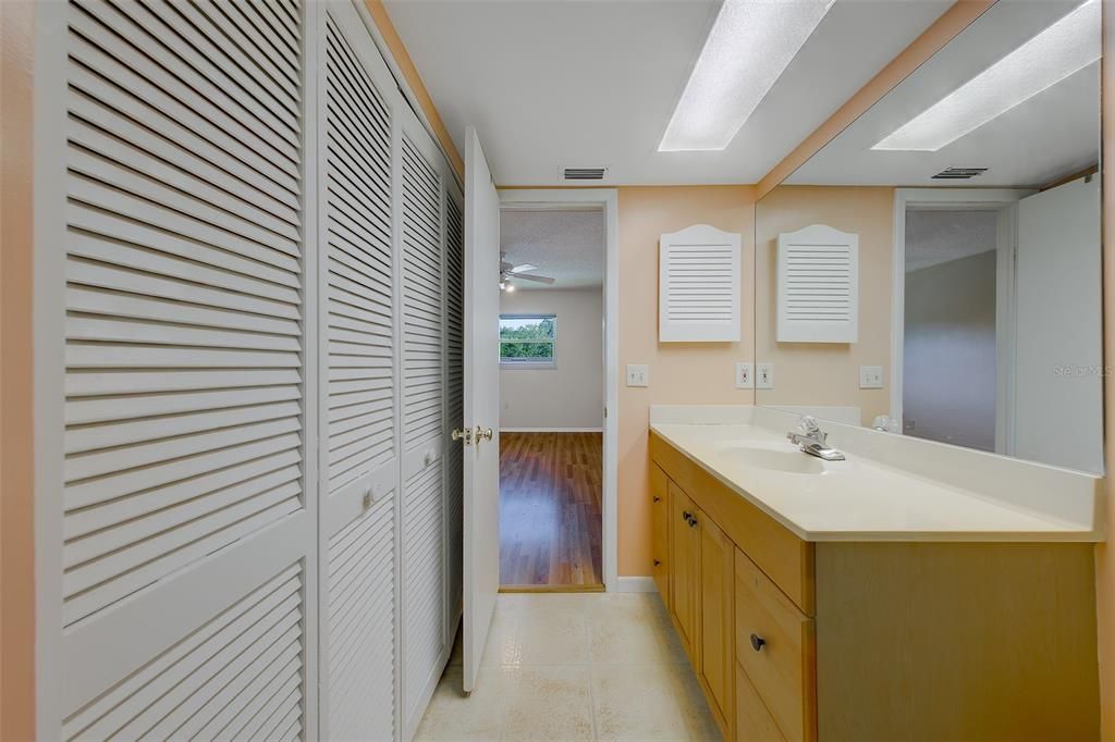 В аренду: $1,600 (2 спален, 2 ванн, 1150 Квадратных фут)