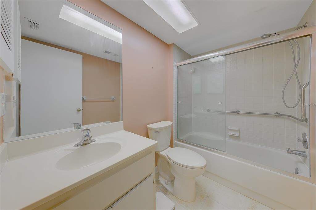 В аренду: $1,600 (2 спален, 2 ванн, 1150 Квадратных фут)