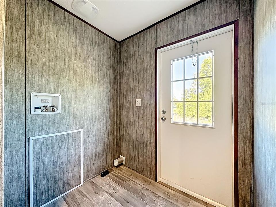 For Sale: $248,000 (4 beds, 3 baths, 1976 Square Feet)