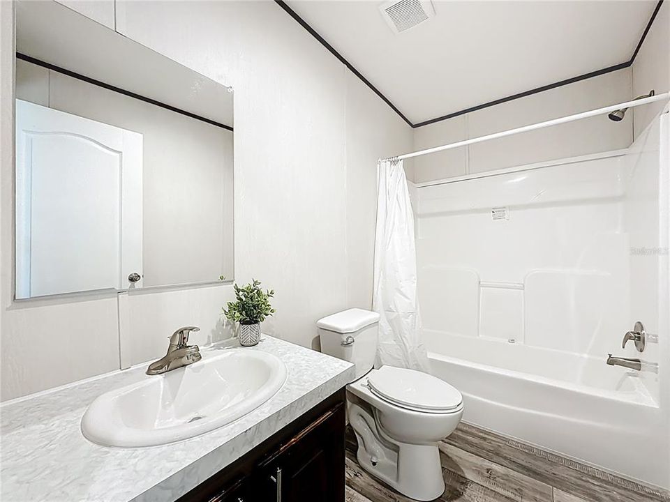 For Sale: $248,000 (4 beds, 3 baths, 1976 Square Feet)