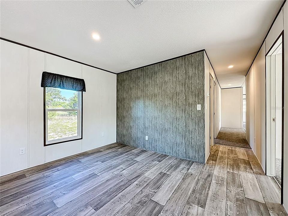 For Sale: $248,000 (4 beds, 3 baths, 1976 Square Feet)