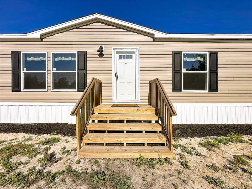 For Sale: $248,000 (4 beds, 3 baths, 1976 Square Feet)
