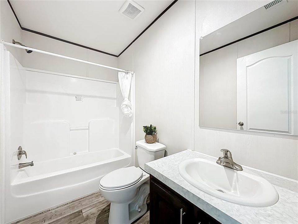 For Sale: $248,000 (4 beds, 3 baths, 1976 Square Feet)