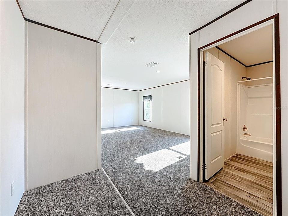 For Sale: $248,000 (4 beds, 3 baths, 1976 Square Feet)