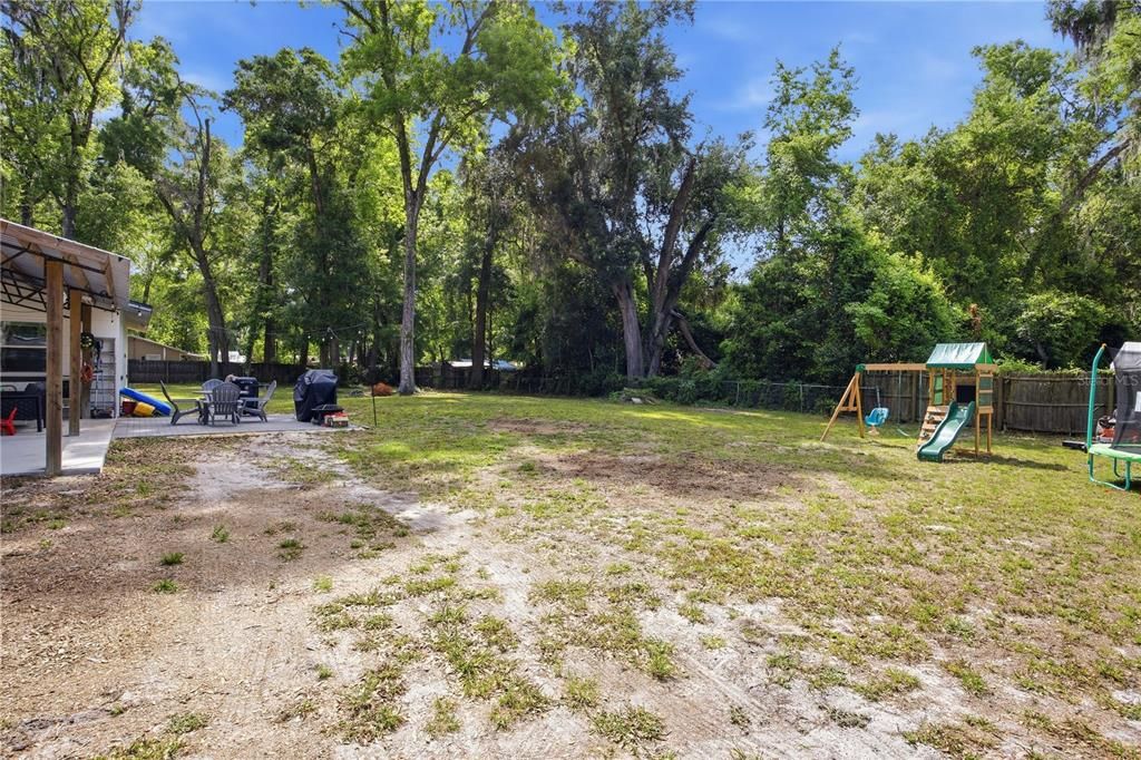 Active With Contract: $269,000 (3 beds, 2 baths, 1254 Square Feet)