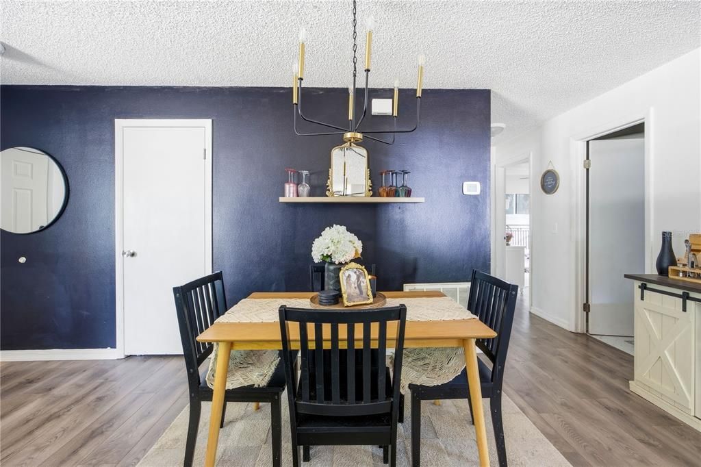 Active With Contract: $269,000 (3 beds, 2 baths, 1254 Square Feet)