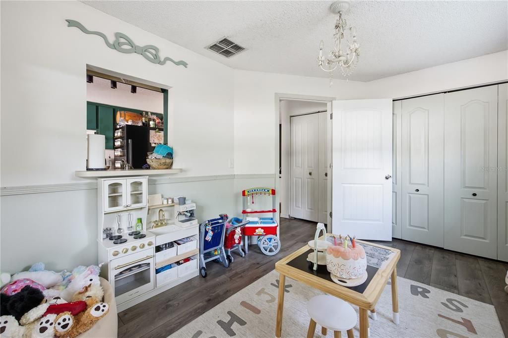 Active With Contract: $269,000 (3 beds, 2 baths, 1254 Square Feet)