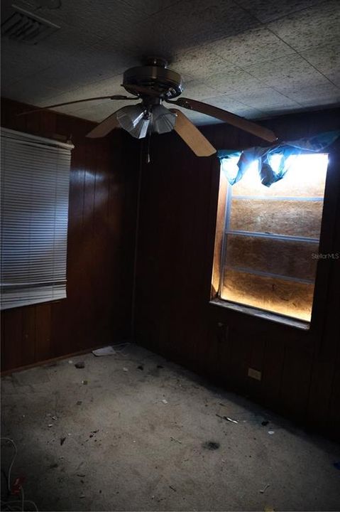 For Sale: $59,900 (2 beds, 1 baths, 1124 Square Feet)