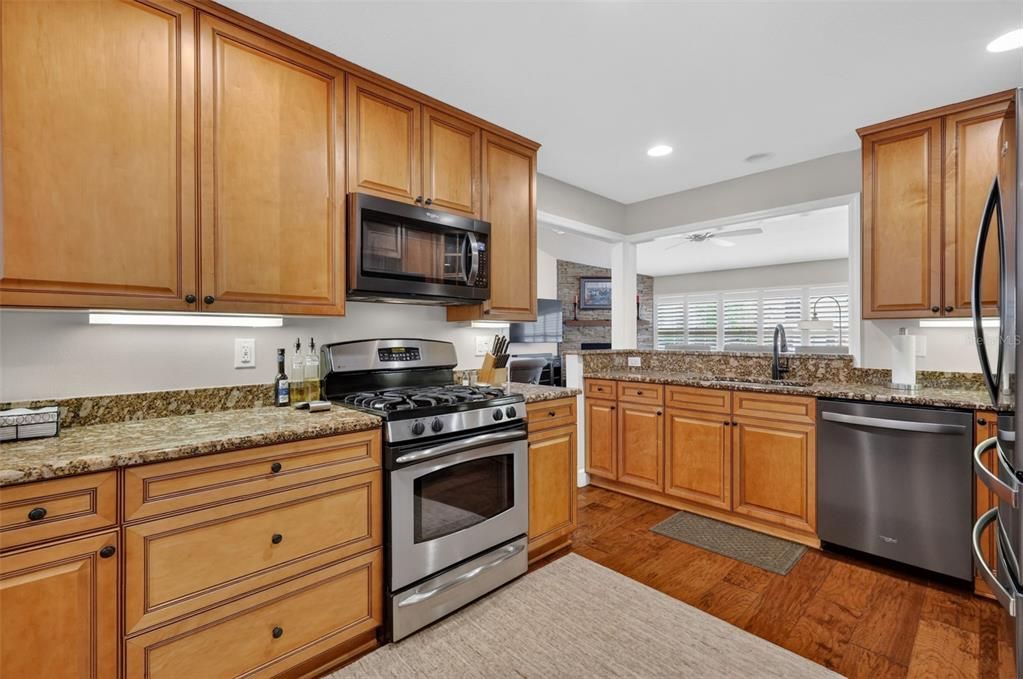 For Sale: $600,000 (3 beds, 2 baths, 1913 Square Feet)