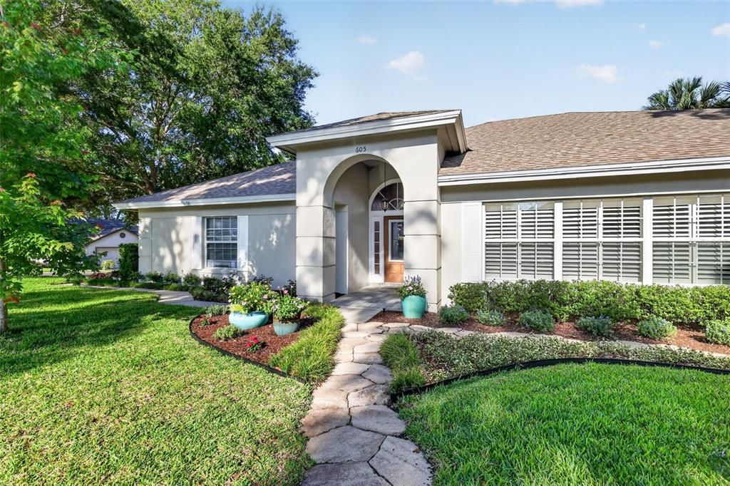 For Sale: $600,000 (3 beds, 2 baths, 1913 Square Feet)