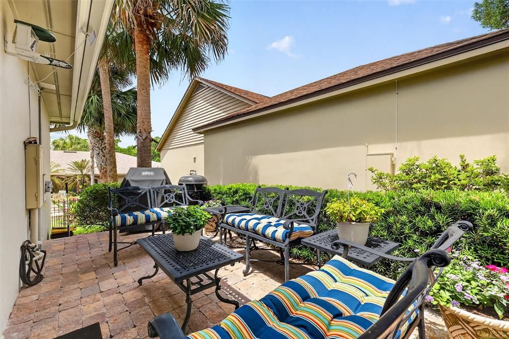 For Sale: $600,000 (3 beds, 2 baths, 1913 Square Feet)