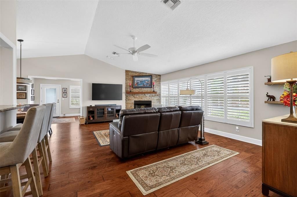 For Sale: $600,000 (3 beds, 2 baths, 1913 Square Feet)