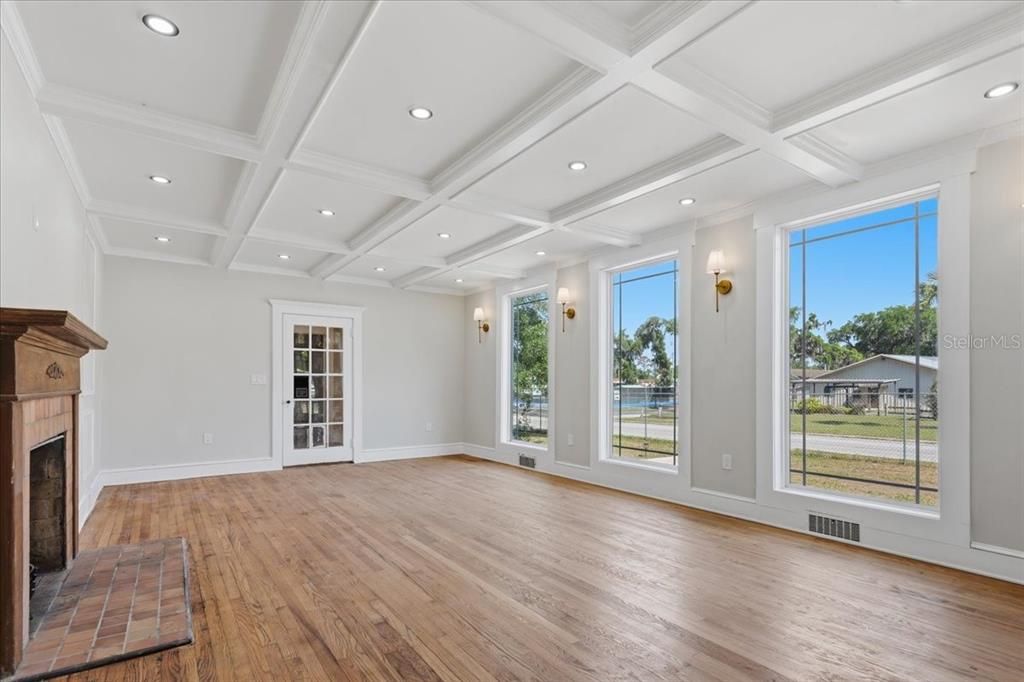 For Sale: $349,900 (4 beds, 3 baths, 2675 Square Feet)