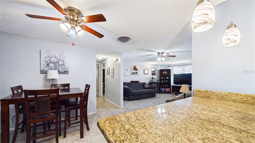 En Venta: $264,999 (3 camas, 2 baños, 1206 Pies cuadrados)