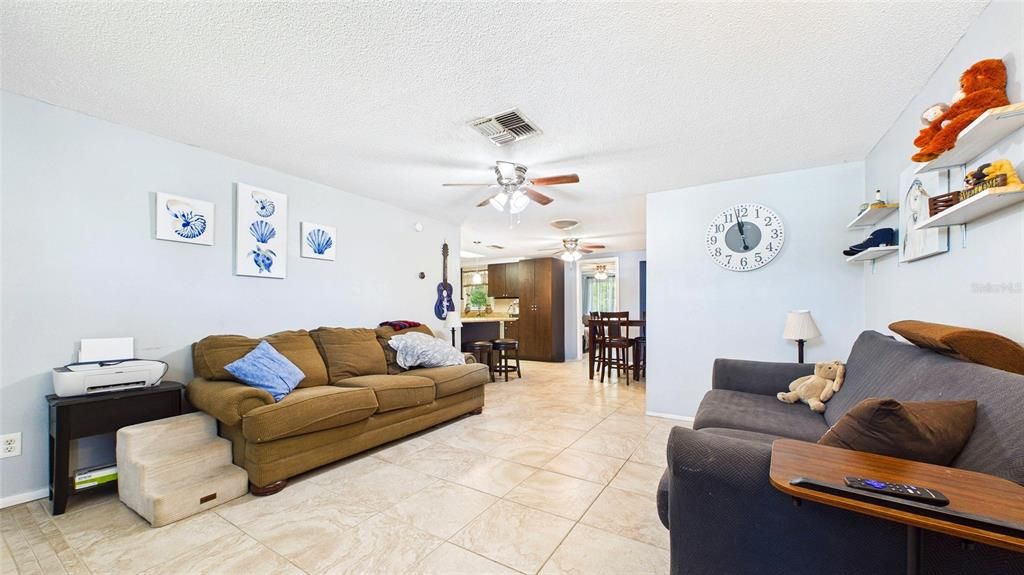 En Venta: $264,999 (3 camas, 2 baños, 1206 Pies cuadrados)
