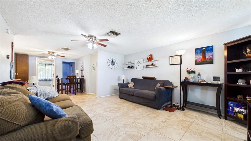 En Venta: $264,999 (3 camas, 2 baños, 1206 Pies cuadrados)