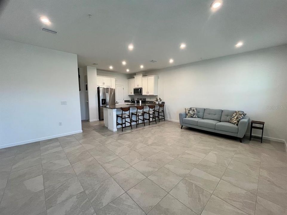 For Rent: $2,395 (3 beds, 2 baths, 1476 Square Feet)