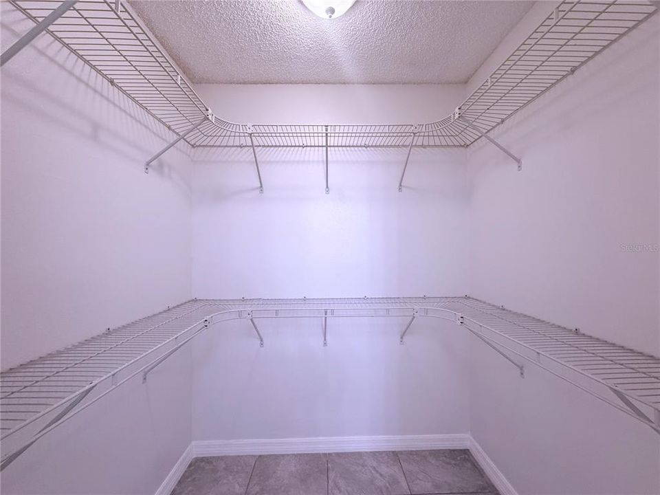 Под контрактом: $1,600 (2 спален, 2 ванн, 1068 Квадратных фут)