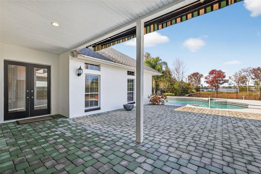 For Sale: $1,280,000 (5 beds, 3 baths, 5573 Square Feet)