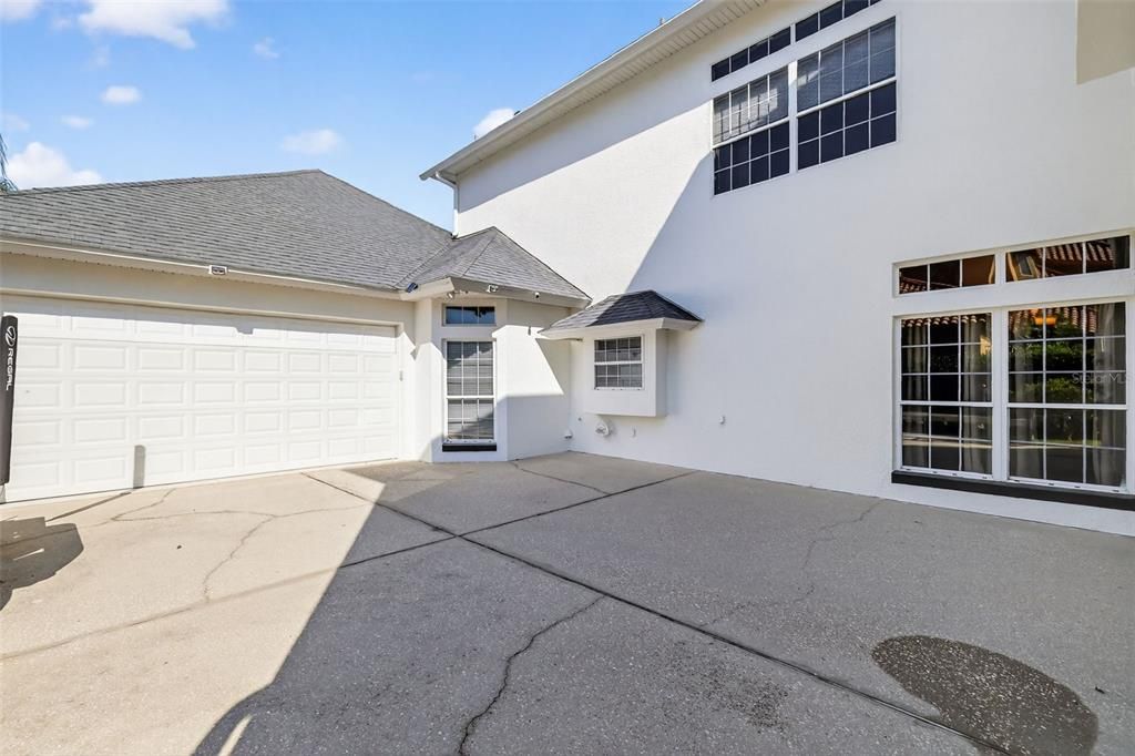 For Sale: $1,280,000 (5 beds, 3 baths, 5573 Square Feet)