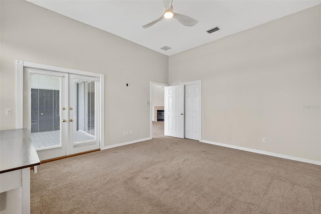 For Sale: $1,280,000 (5 beds, 3 baths, 5573 Square Feet)