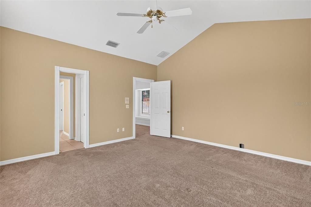 For Sale: $1,280,000 (5 beds, 3 baths, 5573 Square Feet)