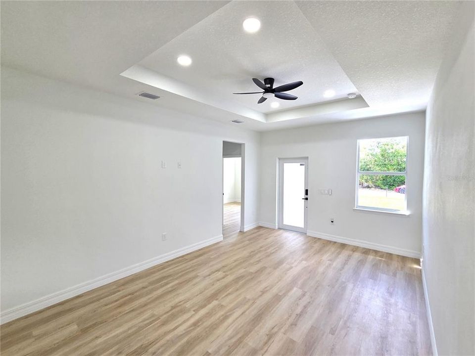 Activo con contrato: $314,000 (3 camas, 2 baños, 1437 Pies cuadrados)